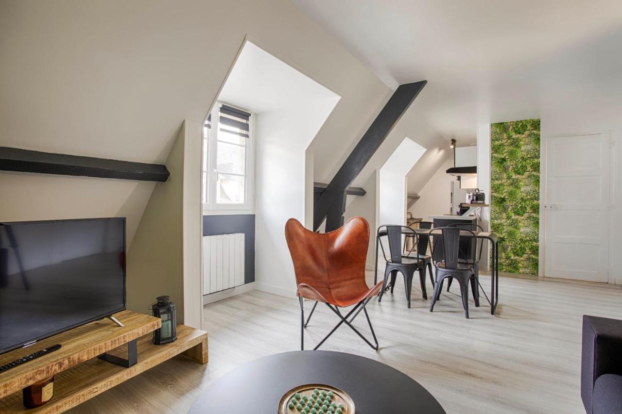 Апартаменты La Casa Centra Charm At Falaise'S Downtown Фалез Экстерьер фото